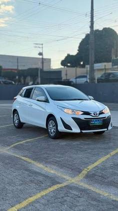 TOYOTA YARIS 1.3 16V FLEX XL LIVE MANUAL TOYOTA YARIS 1.3 16V FLEX XL LIVE MANUAL